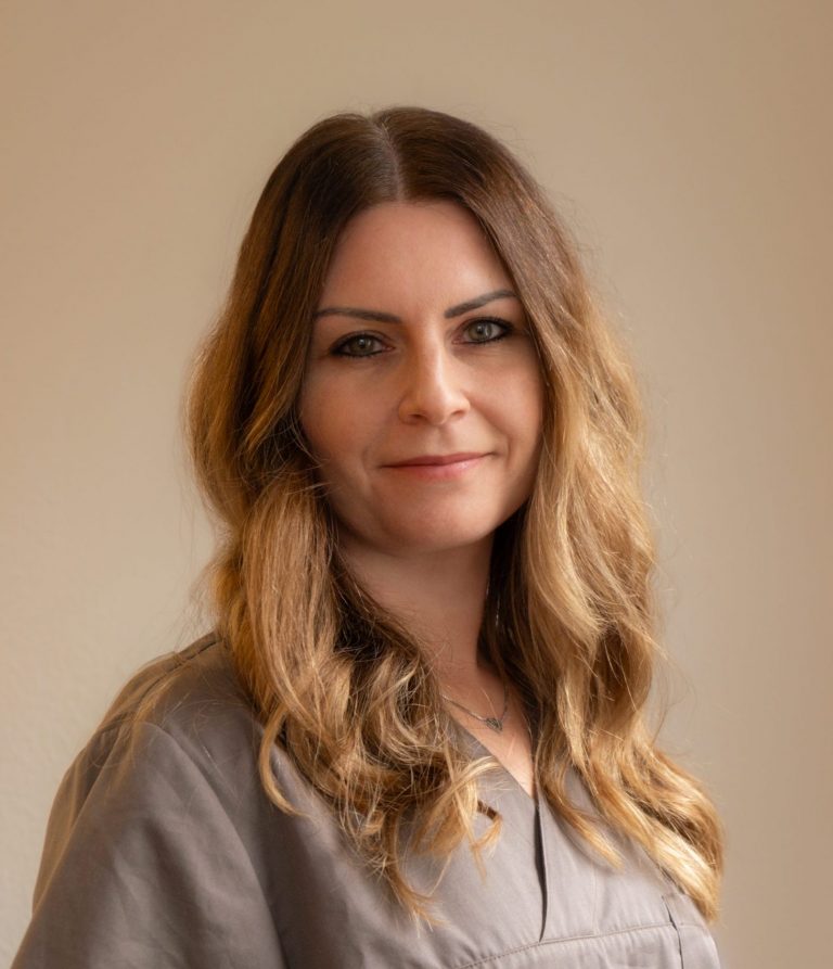 Cornelia Häusel, Praxismanagerin